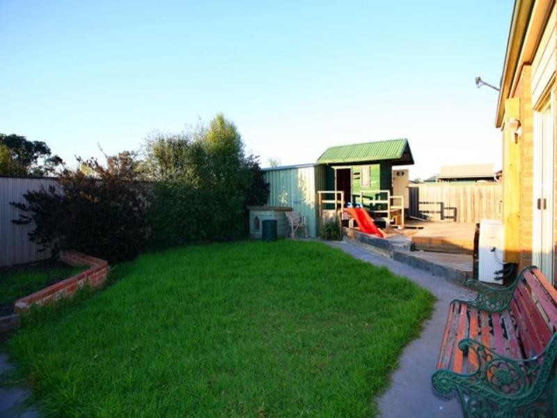 37 Kasem Drive, Werribee VIC 3030