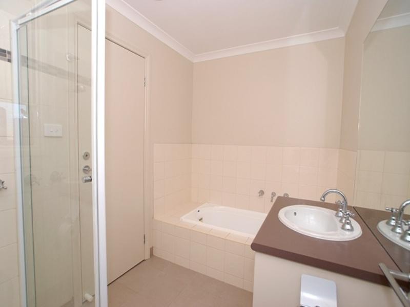 20 East Cornhill Drive, Point Cook VIC 3030