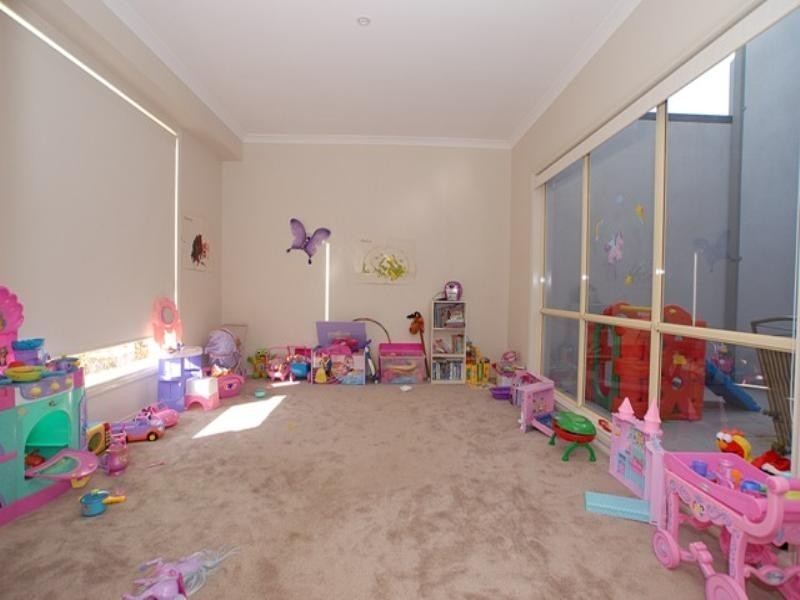 20 East Cornhill Drive, Point Cook VIC 3030