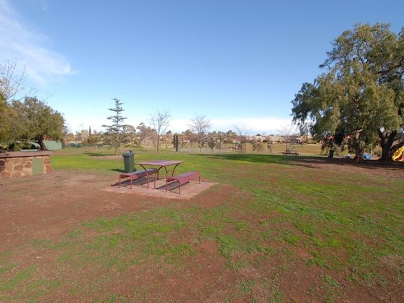 2 Elm Court, Wyndham Vale VIC 3024