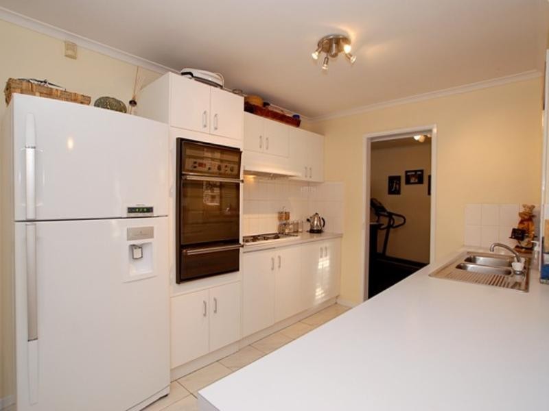 32 Barber Drive, Hoppers Crossing VIC 3029