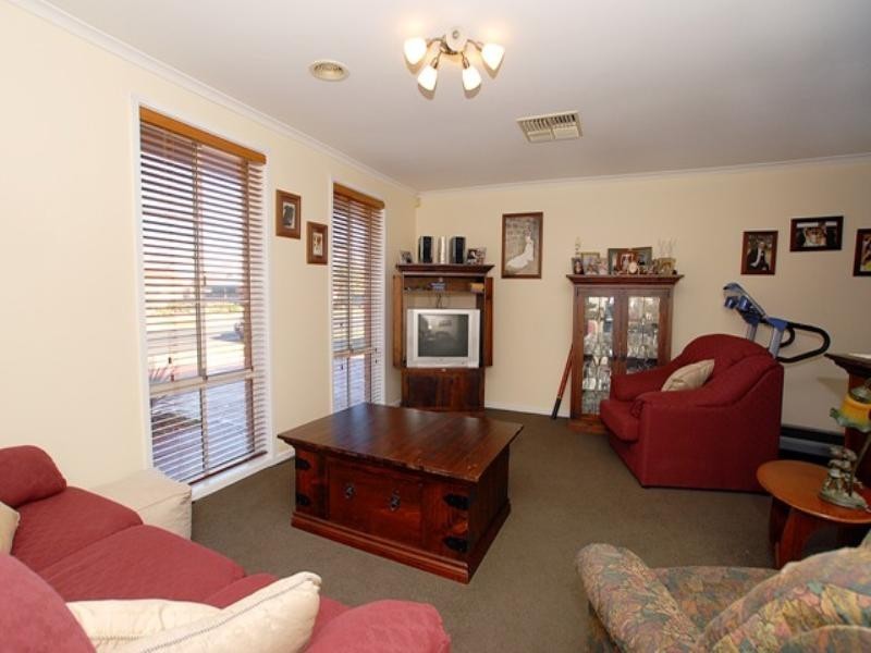 32 Barber Drive, Hoppers Crossing VIC 3029