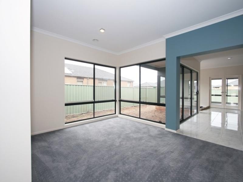 14 Vaughan Chase, Wyndham Vale VIC 3024