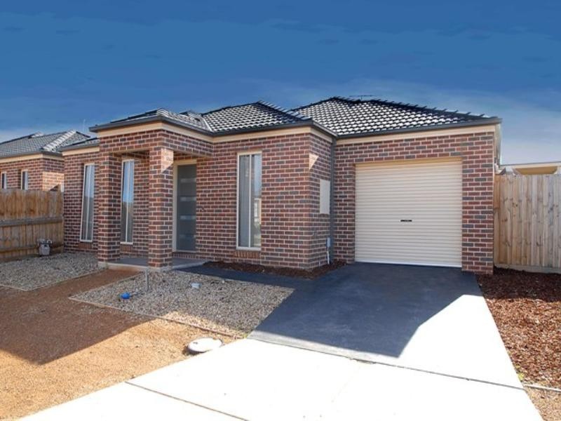 2/34 Blossom Lane, Werribee VIC 3030