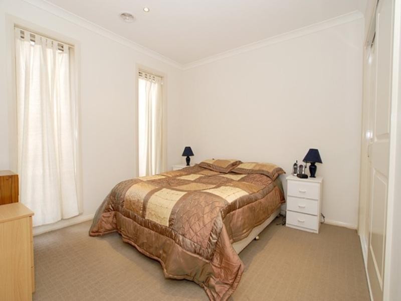 2/34 Blossom Lane, Werribee VIC 3030