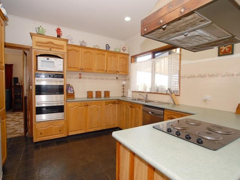 66 Old Melbourne Road, Little River VIC 3211