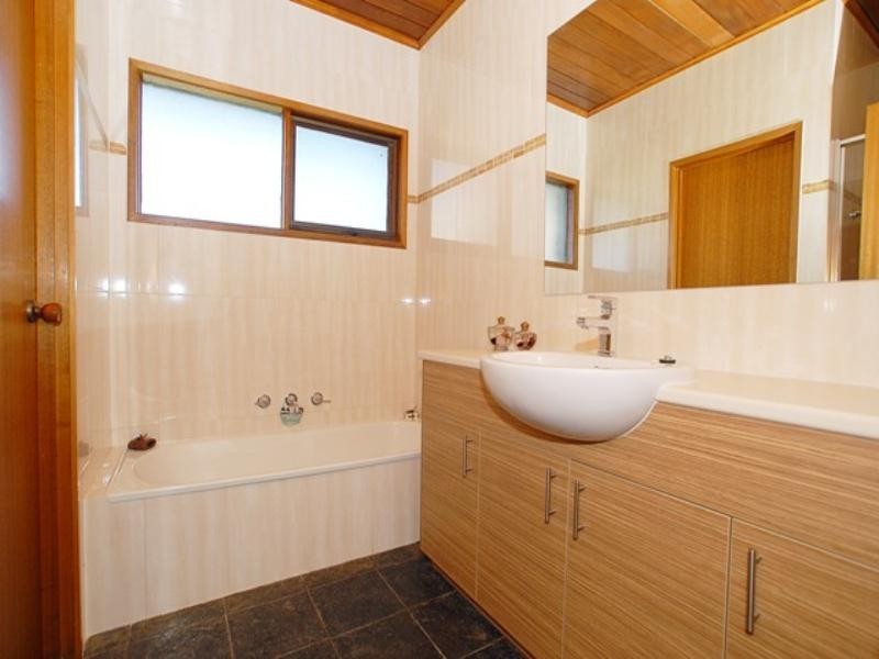 66 Old Melbourne Road, Little River VIC 3211