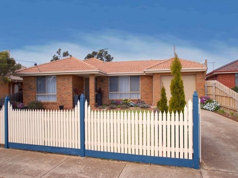 6 Maple Crescent, Hoppers Crossing VIC 3029