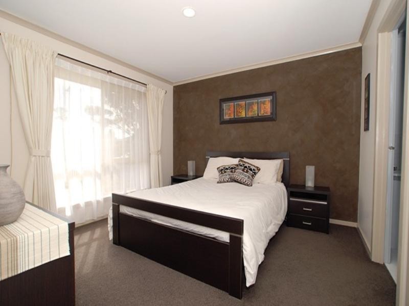 6 Maple Crescent, Hoppers Crossing VIC 3029