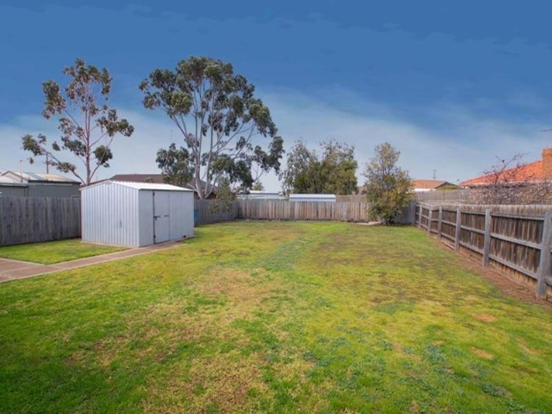 6 Maple Crescent, Hoppers Crossing VIC 3029