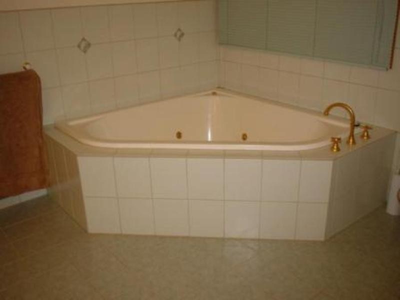 210 Bellbridge Drive, Hoppers Crossing VIC 3029