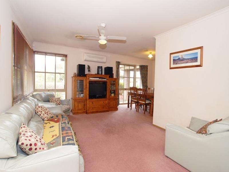 82 Grevillea Crescent, Hoppers Crossing VIC 3029