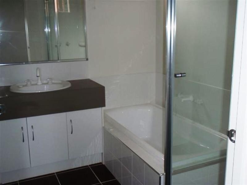 3a Tangelo Terrace, Werribee VIC 3030