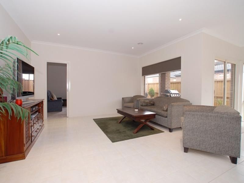 16 Swordgrass Avenue, Tarneit VIC 3029