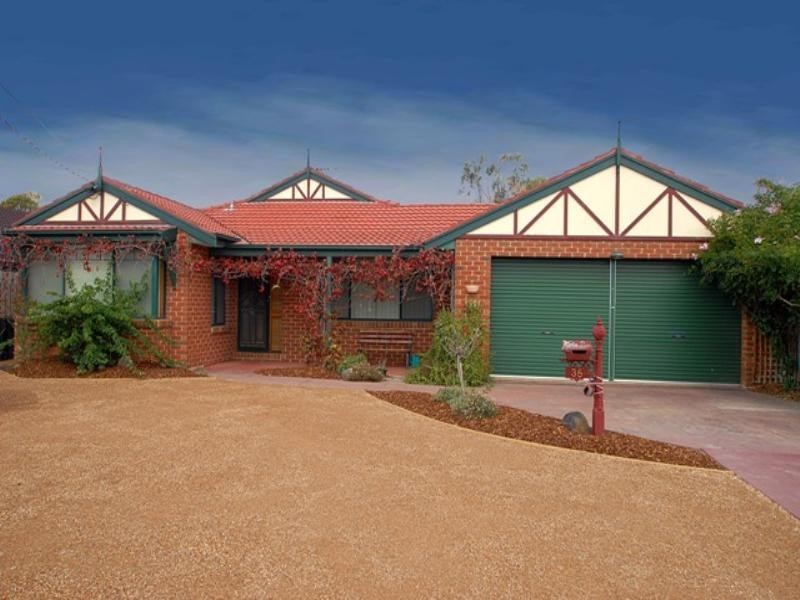 35 Bourke Crescent, Hoppers Crossing VIC 3029