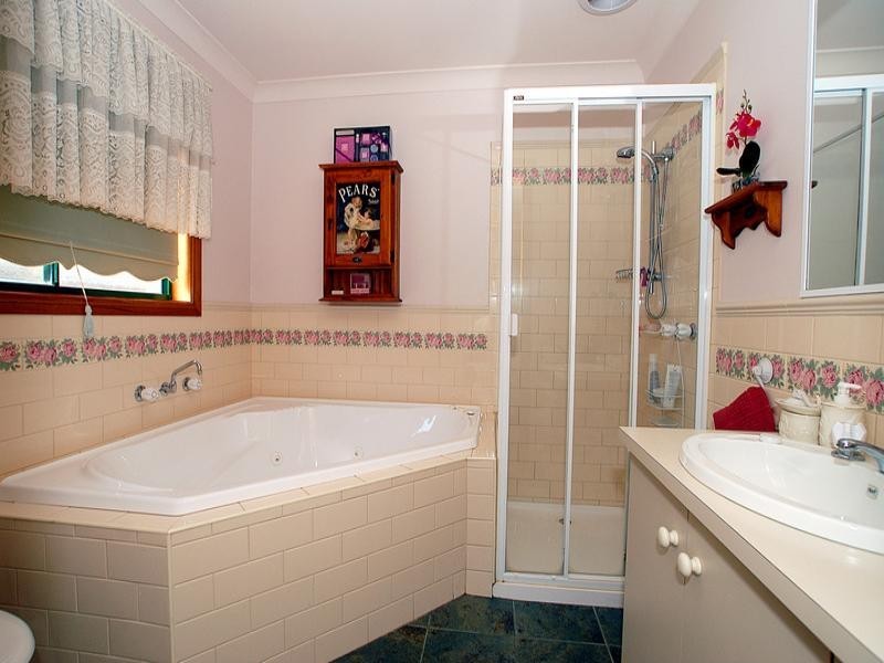 35 Bourke Crescent, Hoppers Crossing VIC 3029