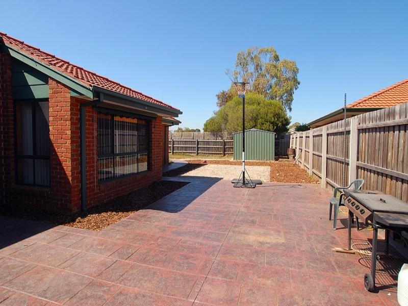 35 Bourke Crescent, Hoppers Crossing VIC 3029