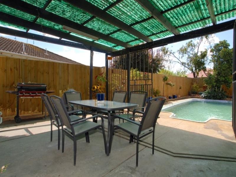 15 Barrot Avenue, Hoppers Crossing VIC 3029