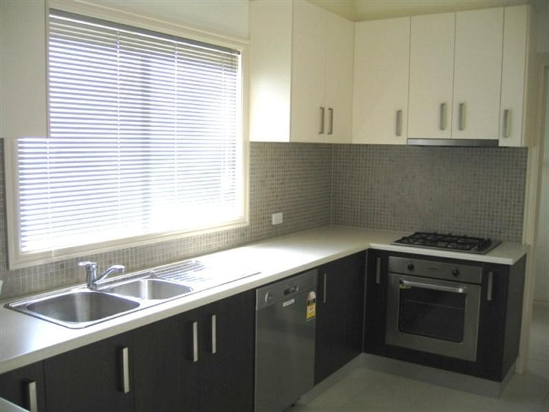 1/4 Jordyn Street, Tarneit VIC 3029