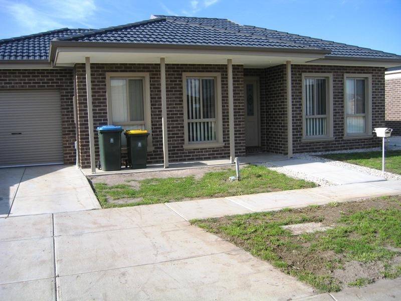 1/4 Jordyn Street, Tarneit VIC 3029