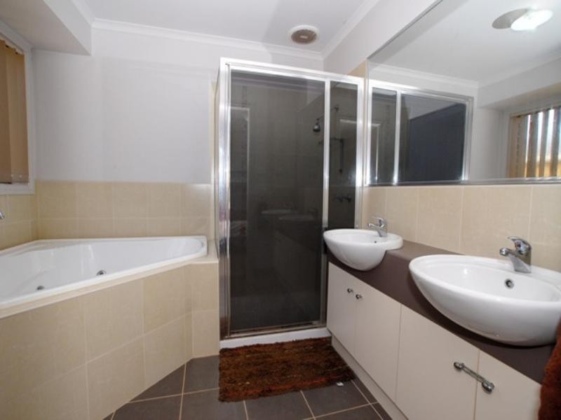 900 Sayers Road, Tarneit VIC 3029