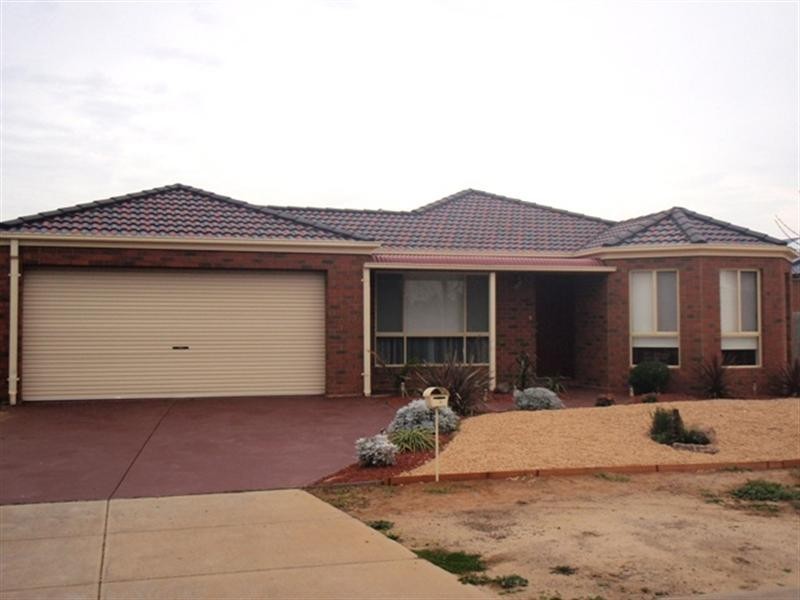 13 Mandarin Grove, Werribee VIC 3030