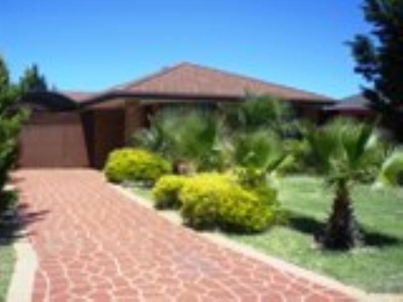6 Niagara Way, Werribee VIC 3030