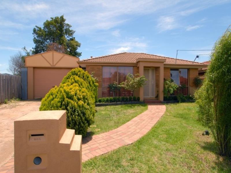 1 Whipbird Close, Werribee VIC 3030