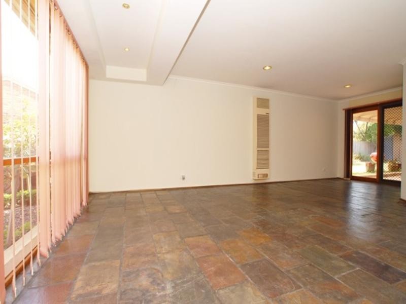 1 Whipbird Close, Werribee VIC 3030