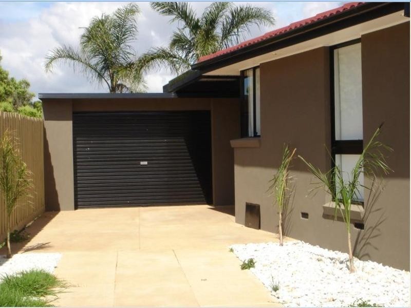 5 Glamorgan Avenue, Werribee VIC 3030