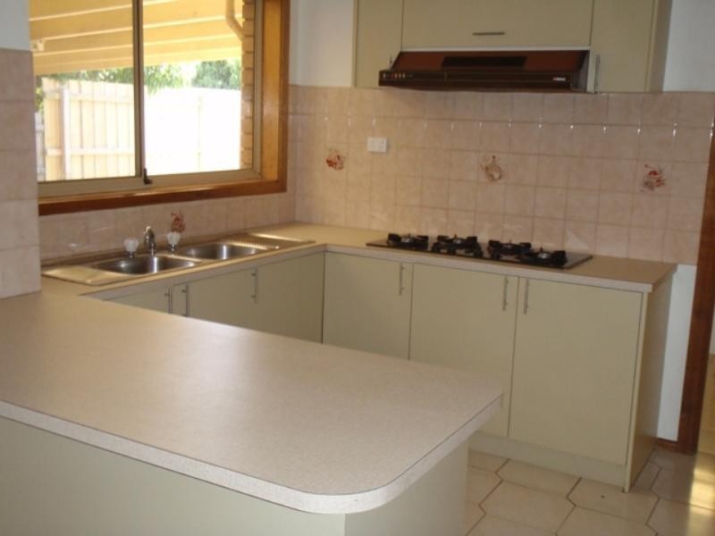 2 Lorikeet Court, Werribee VIC 3030