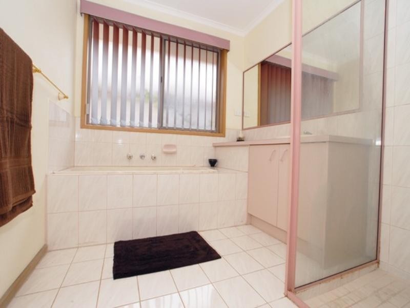 3 Barklya Court, Hoppers Crossing VIC 3029