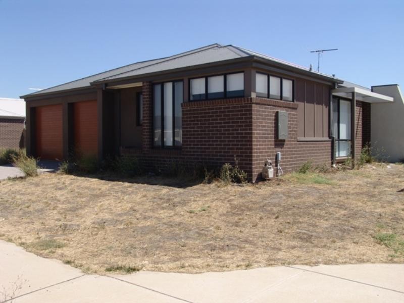 2 Barmera Way, Truganina VIC 3029