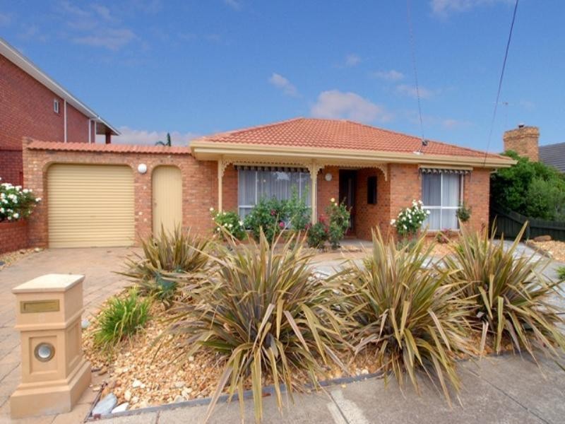 13 Investigator Grove, Altona Meadows VIC 3028