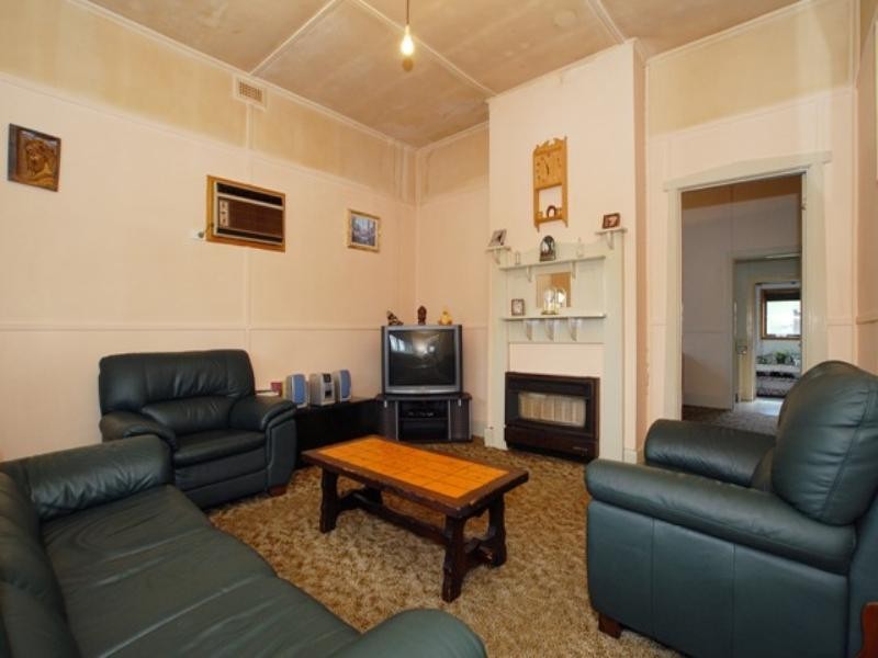 36 Empress Avenue, Kingsville VIC 3012