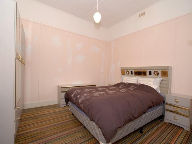 36 Empress Avenue, Kingsville VIC 3012