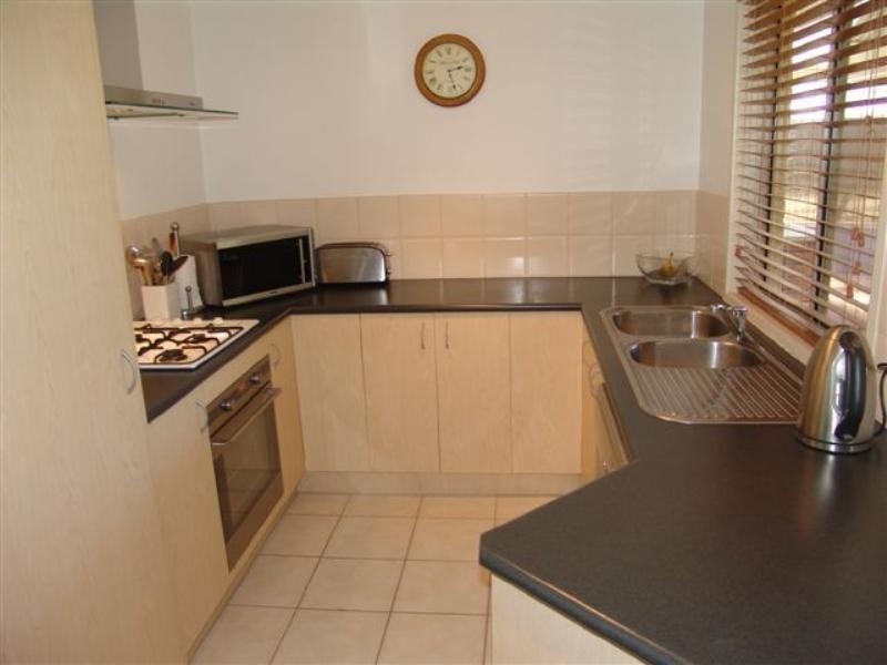 16 Gould Walk, Truganina VIC 3029