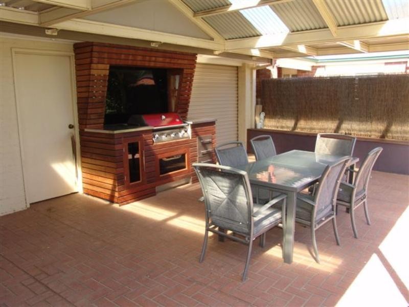 16 Gould Walk, Truganina VIC 3029