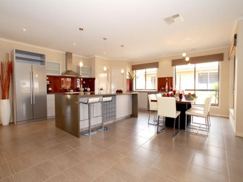 24 Hummingbird Boulevard, Tarneit VIC 3029