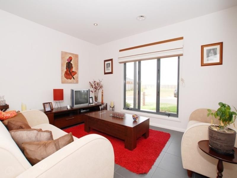 8 Cootamundra Court, Werribee VIC 3030