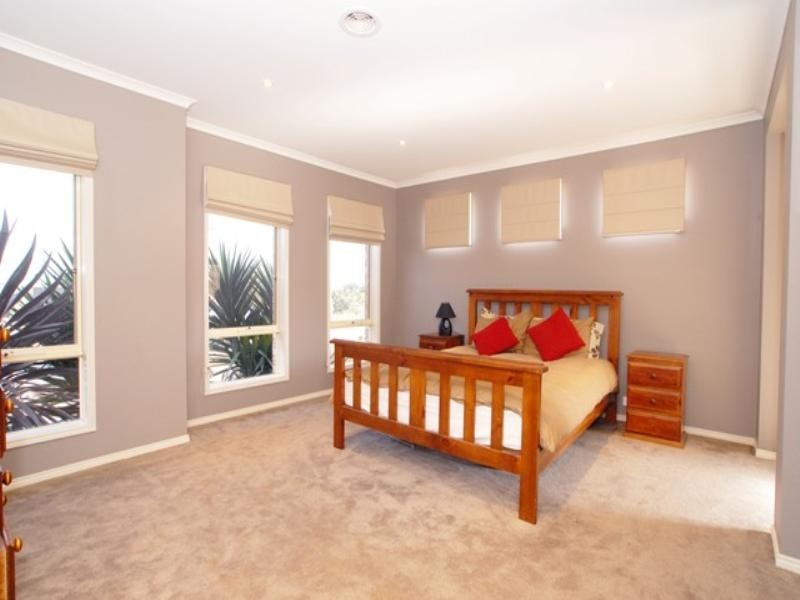 10 Amadeus Street, Wyndham Vale VIC 3024