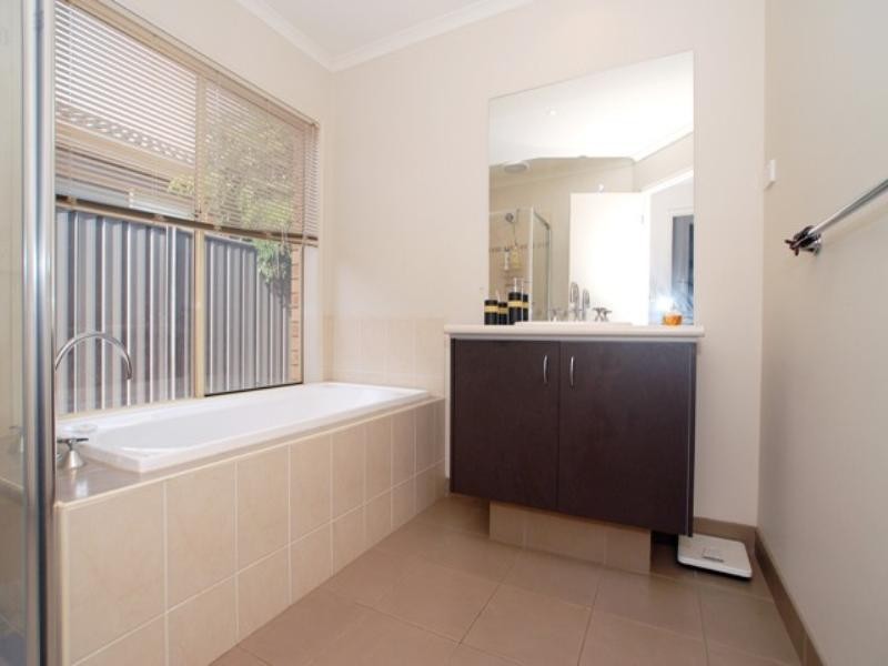 10 Amadeus Street, Wyndham Vale VIC 3024