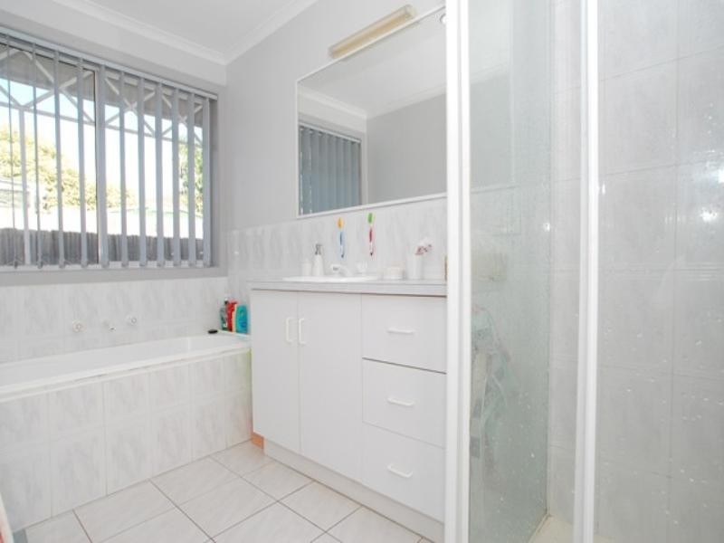 8 Hosie Street, Altona Meadows VIC 3028