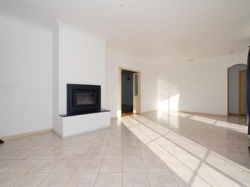 12 Mouyong Road, Little River VIC 3211