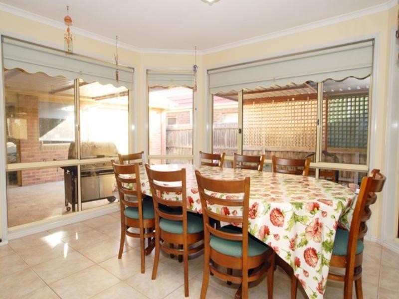 38 Westleigh Drive, Werribee VIC 3030