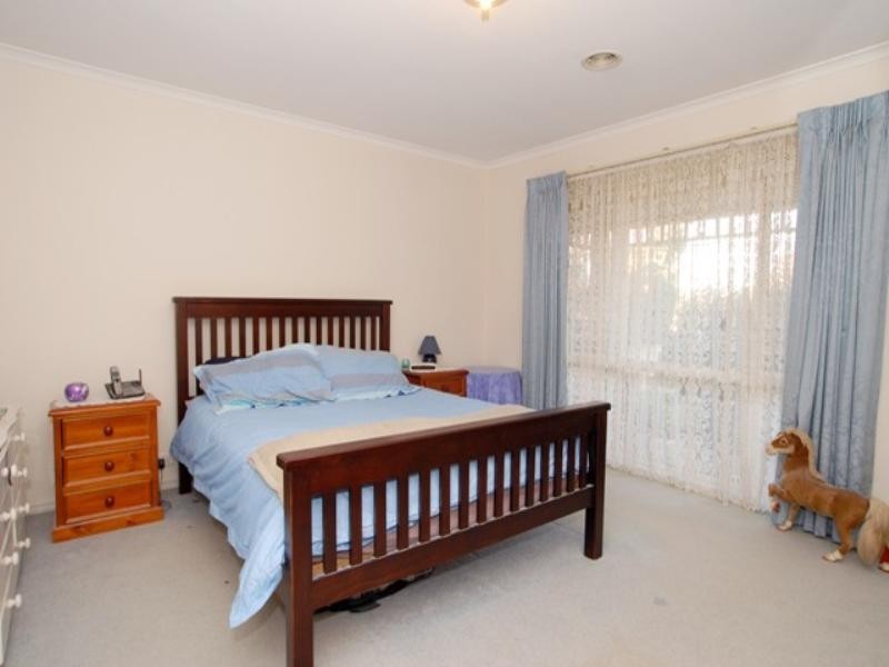 38 Westleigh Drive, Werribee VIC 3030