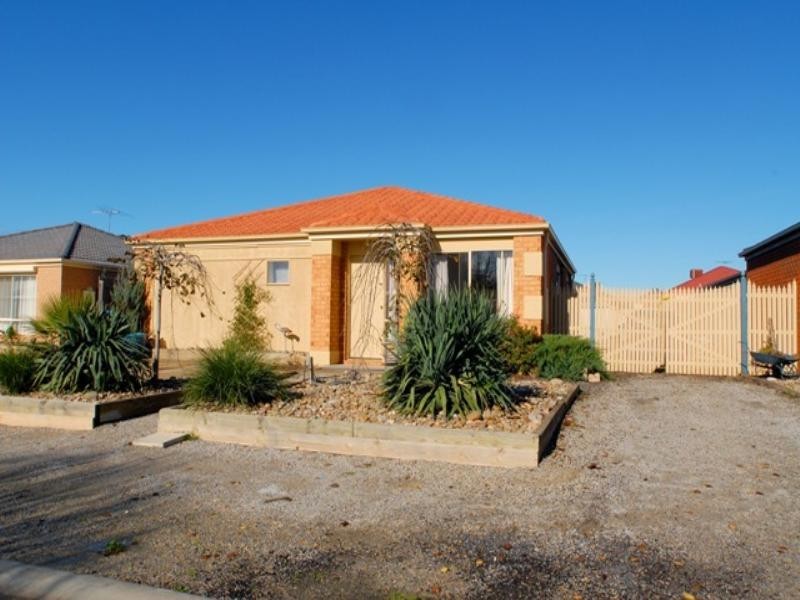 25 Castleton Avenue, Tarneit VIC 3029