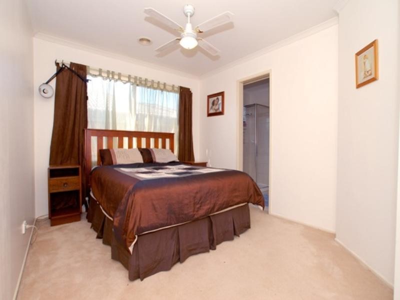 25 Castleton Avenue, Tarneit VIC 3029