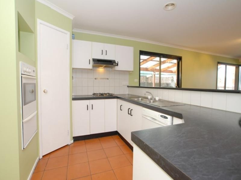 19 Medina Drive, Hoppers Crossing VIC 3029