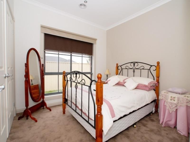 11 Treeside Drive, Tarneit VIC 3029